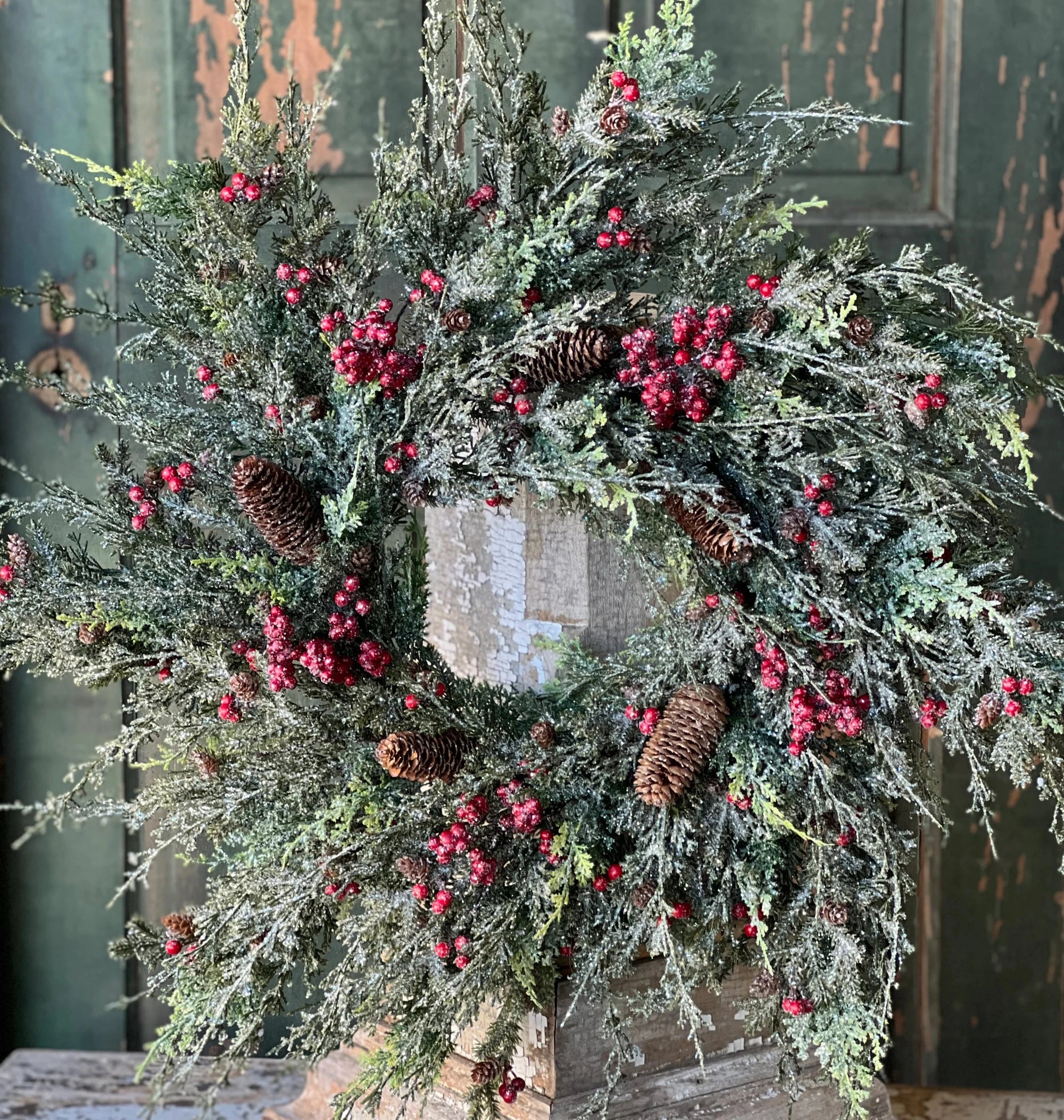 Noel Cedar & Berries Wreath | 30"