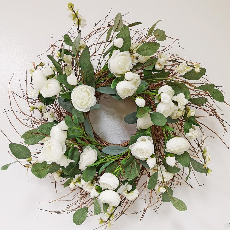 Ranunculus Wreath | White | 25"