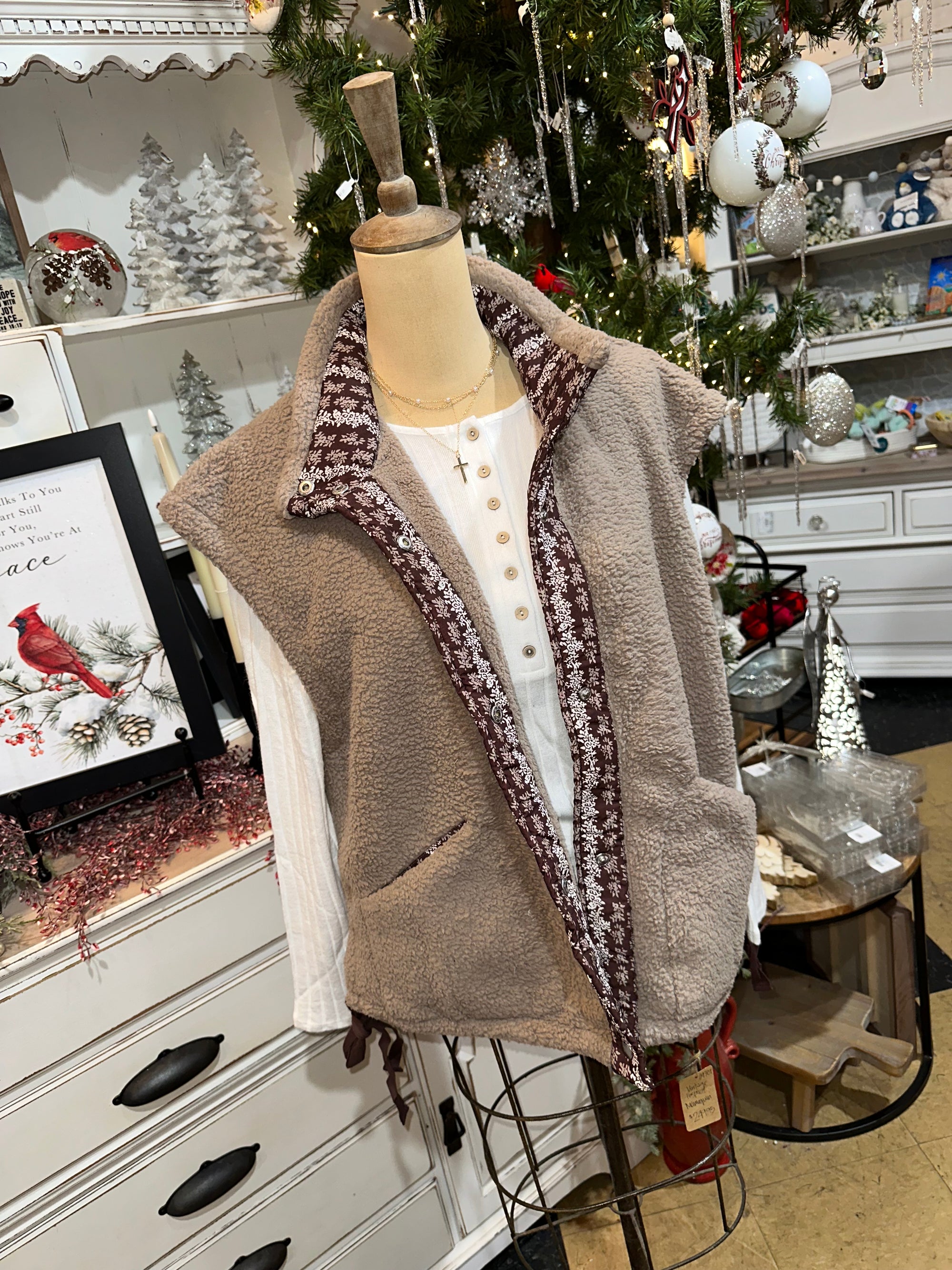 Soft Florals Fleece Vest | Mocha