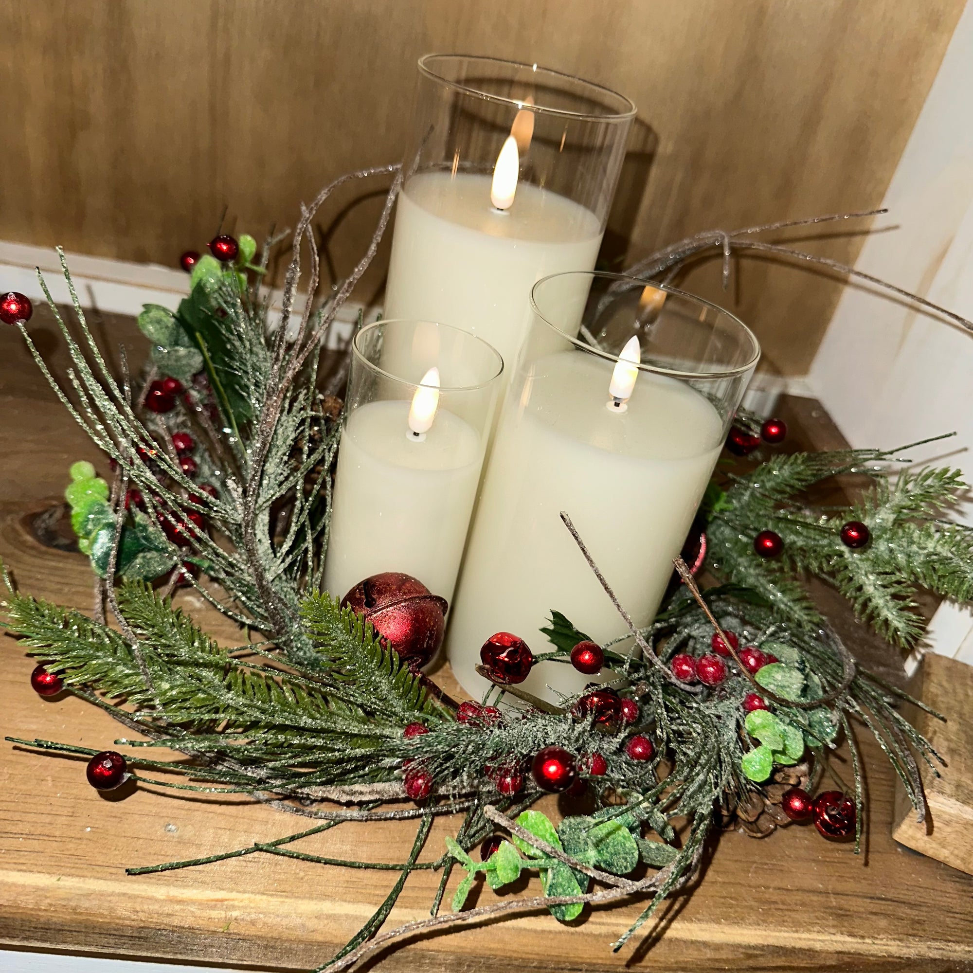 Red Berries & Jingle Bells Ring