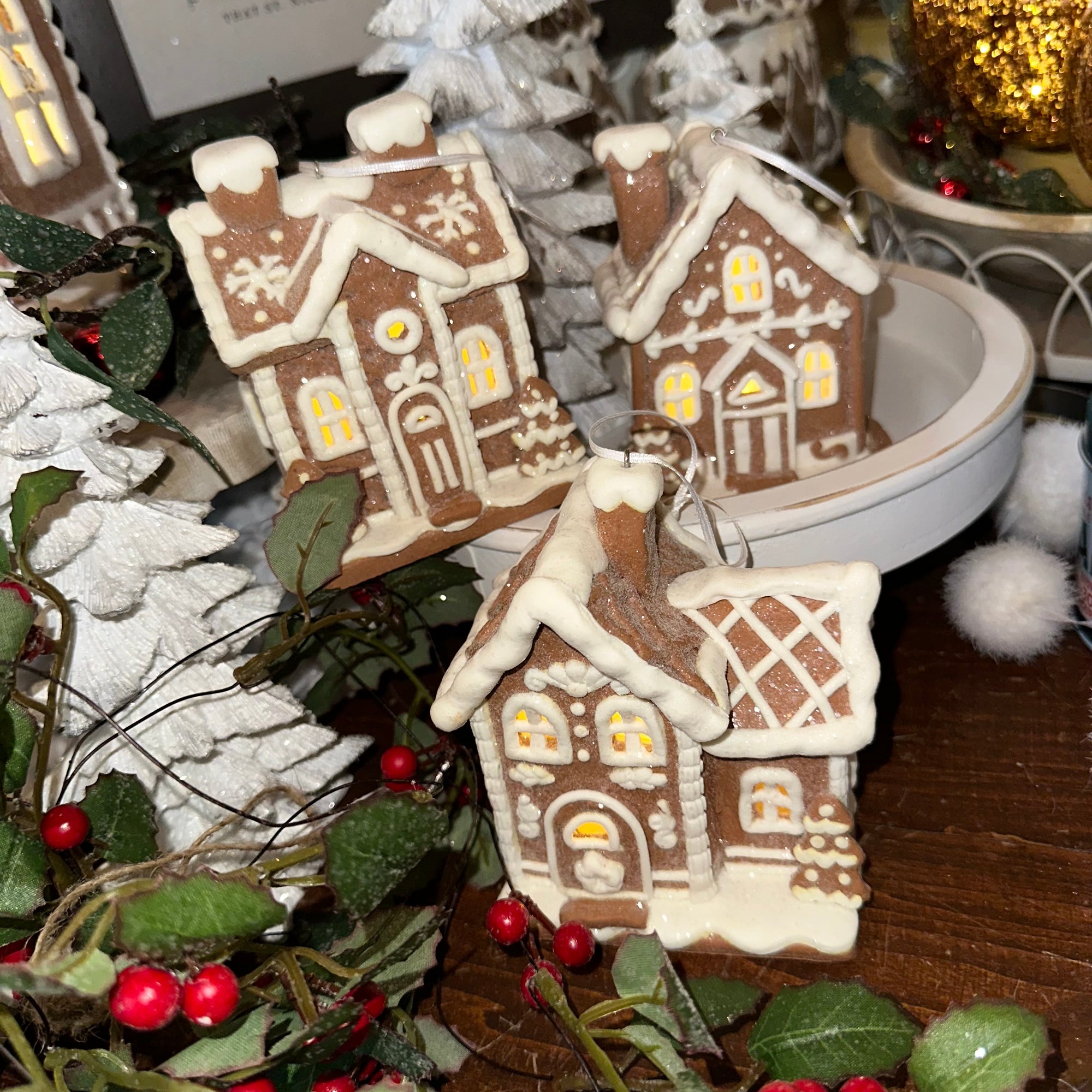 Lighted White Iced Gingerbread House | 4.5"