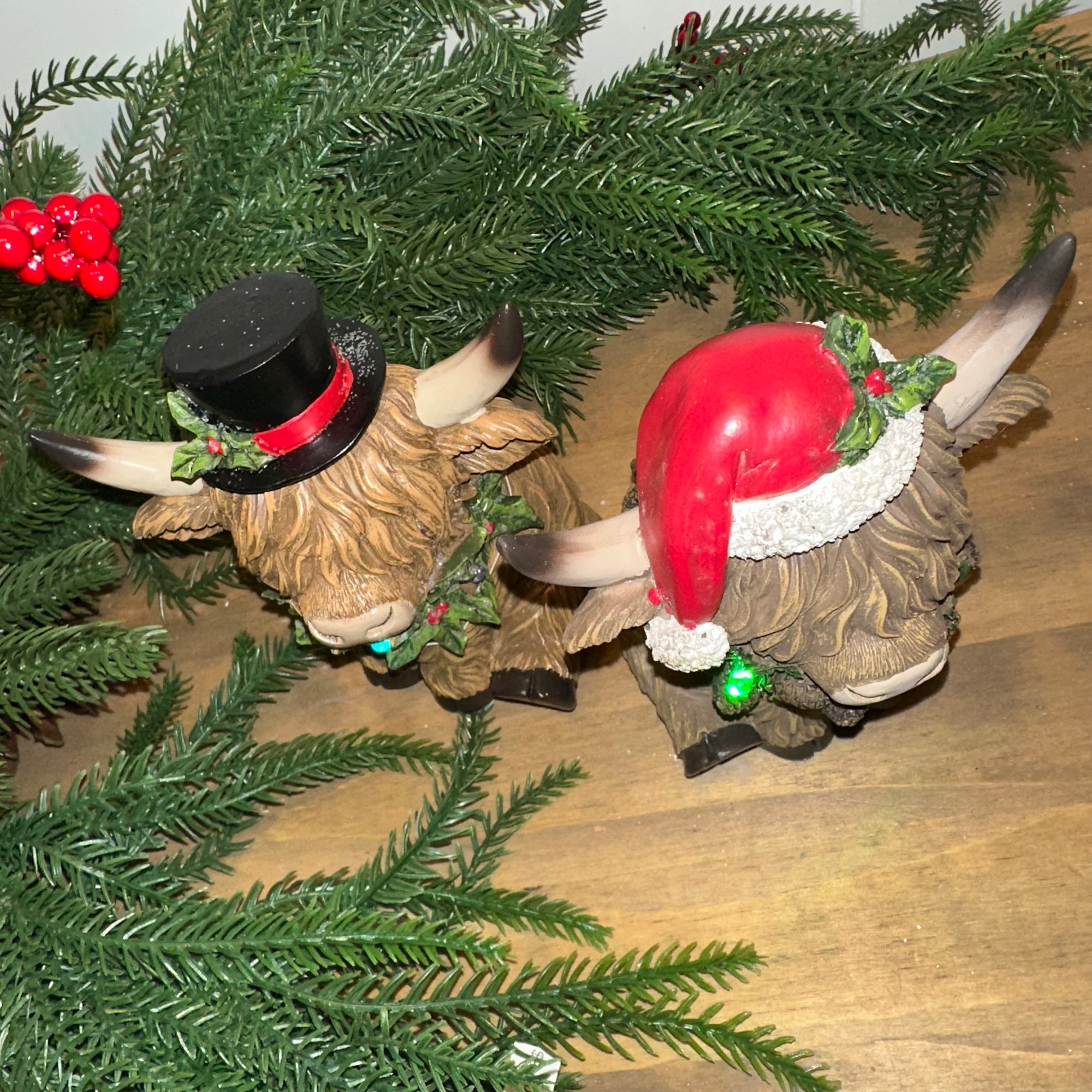 Holiday Highland Cow | Lighted