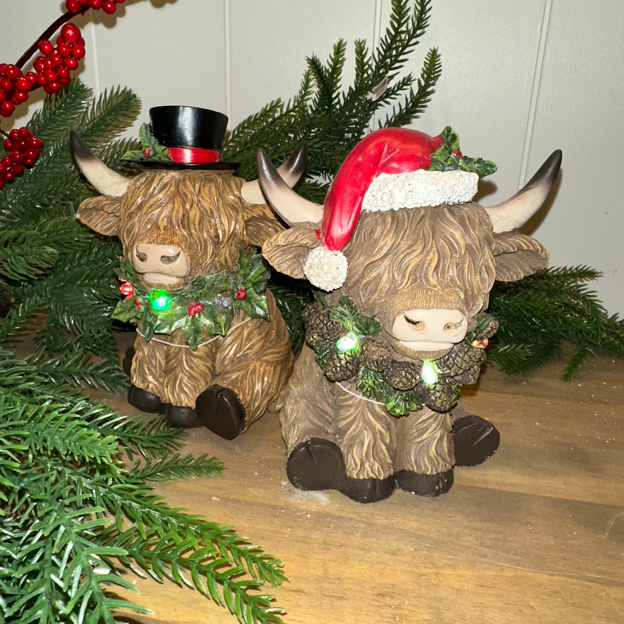 Holiday Highland Cow | Lighted