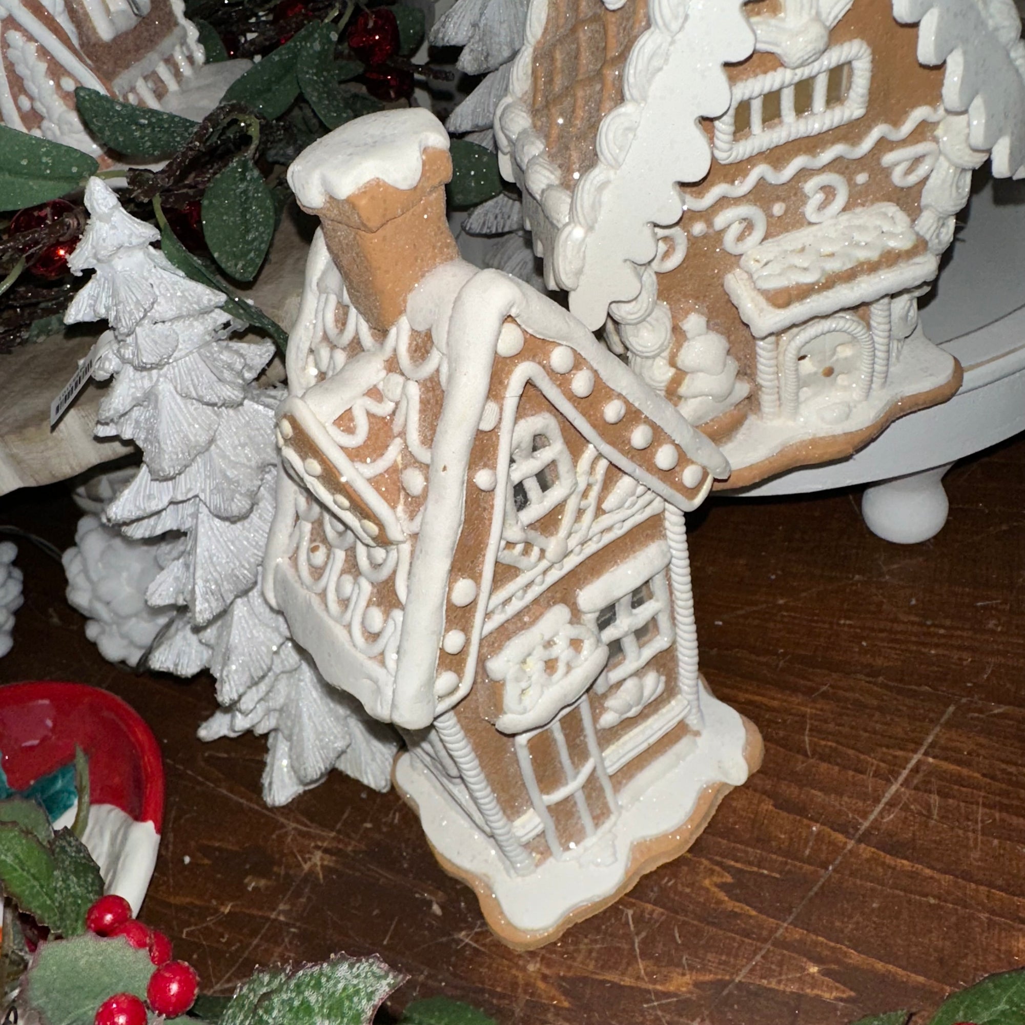 Lighted White Iced Gingerbread House | 7"