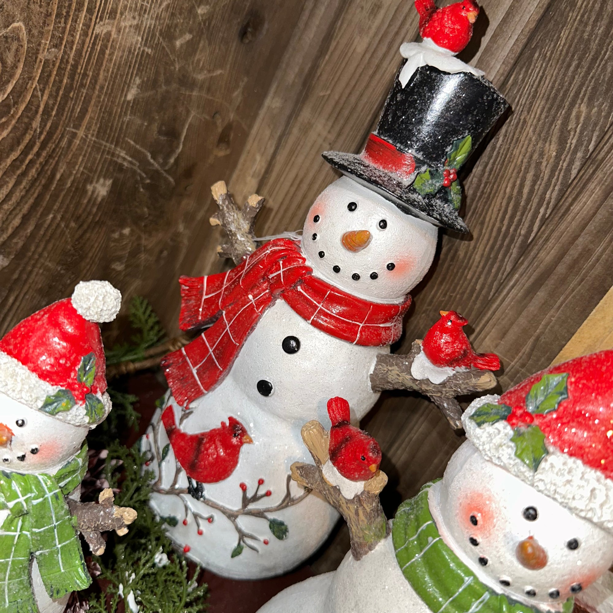 Snowman with Cardinal Scene | 2 Sizes