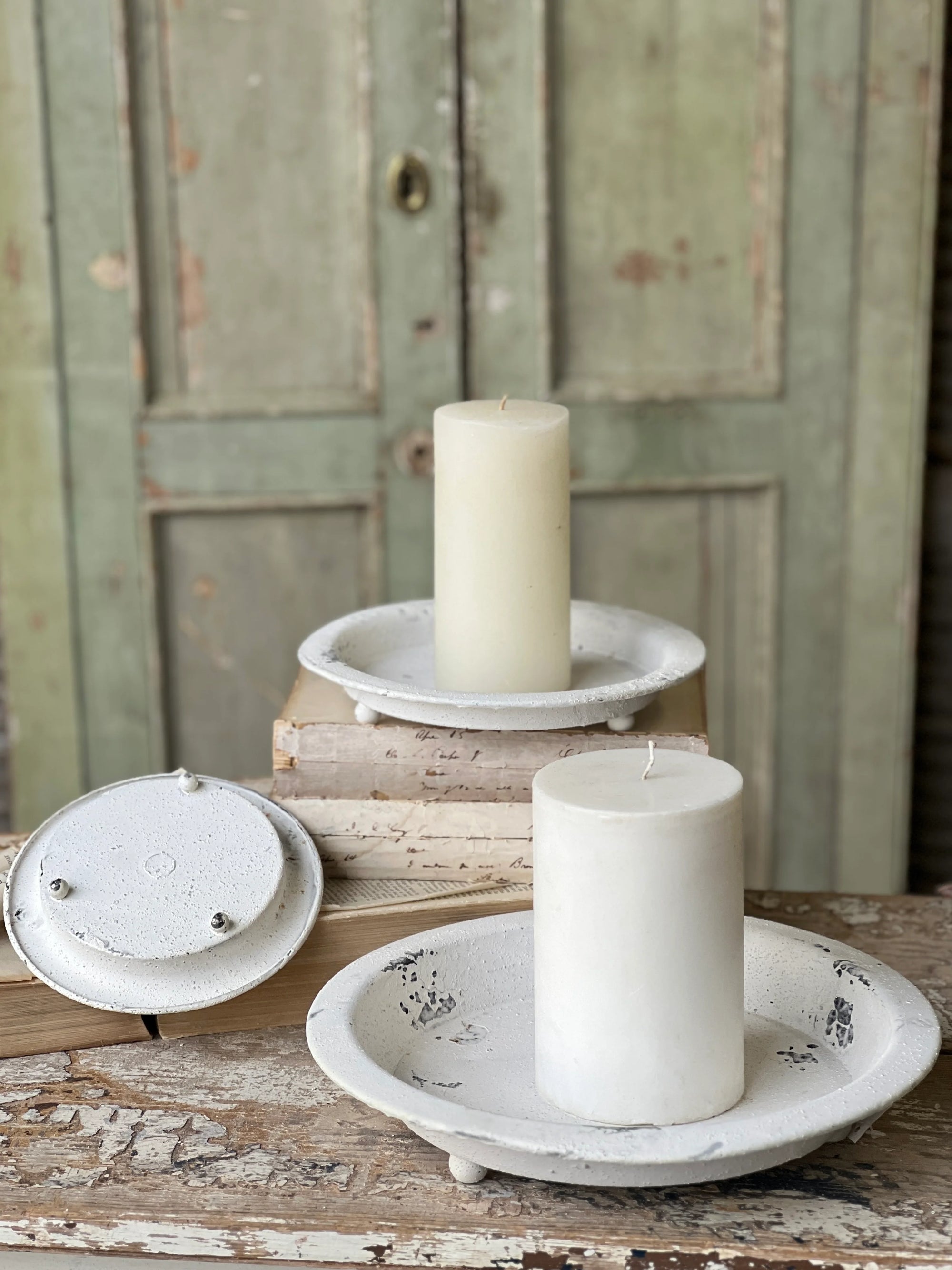 Distressed Metal Footed Tray | Farmhouse White