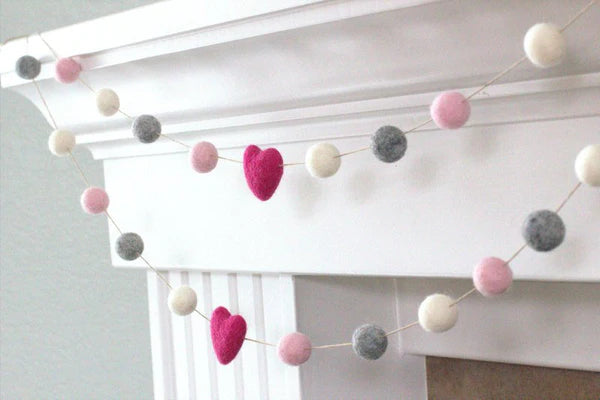 Hearts Felt Orb Garland | Pink/Grey/White