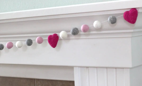 Hearts Felt Orb Garland | Pink/Grey/White