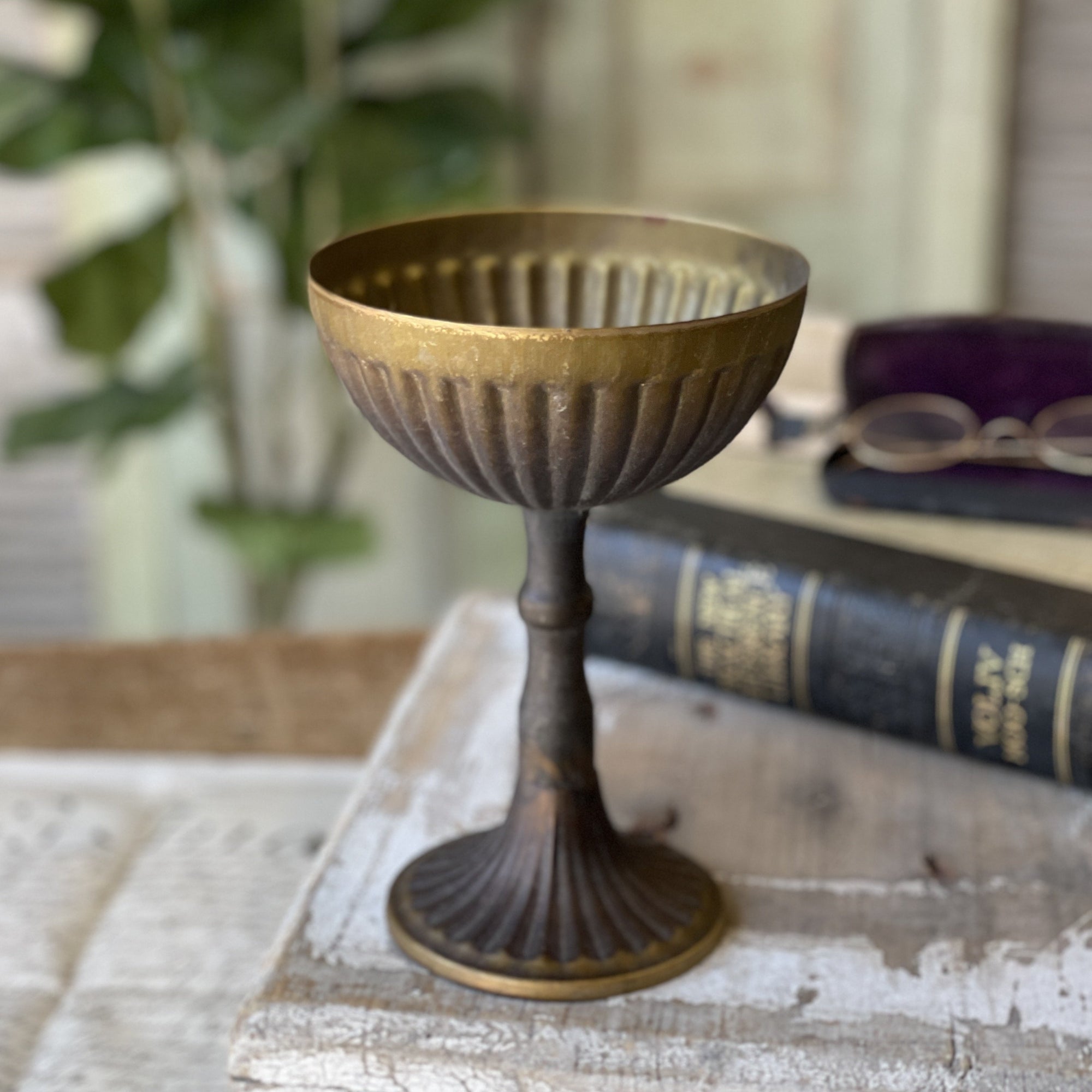 Gwen Urn | Antique Brass | 4" & 7"