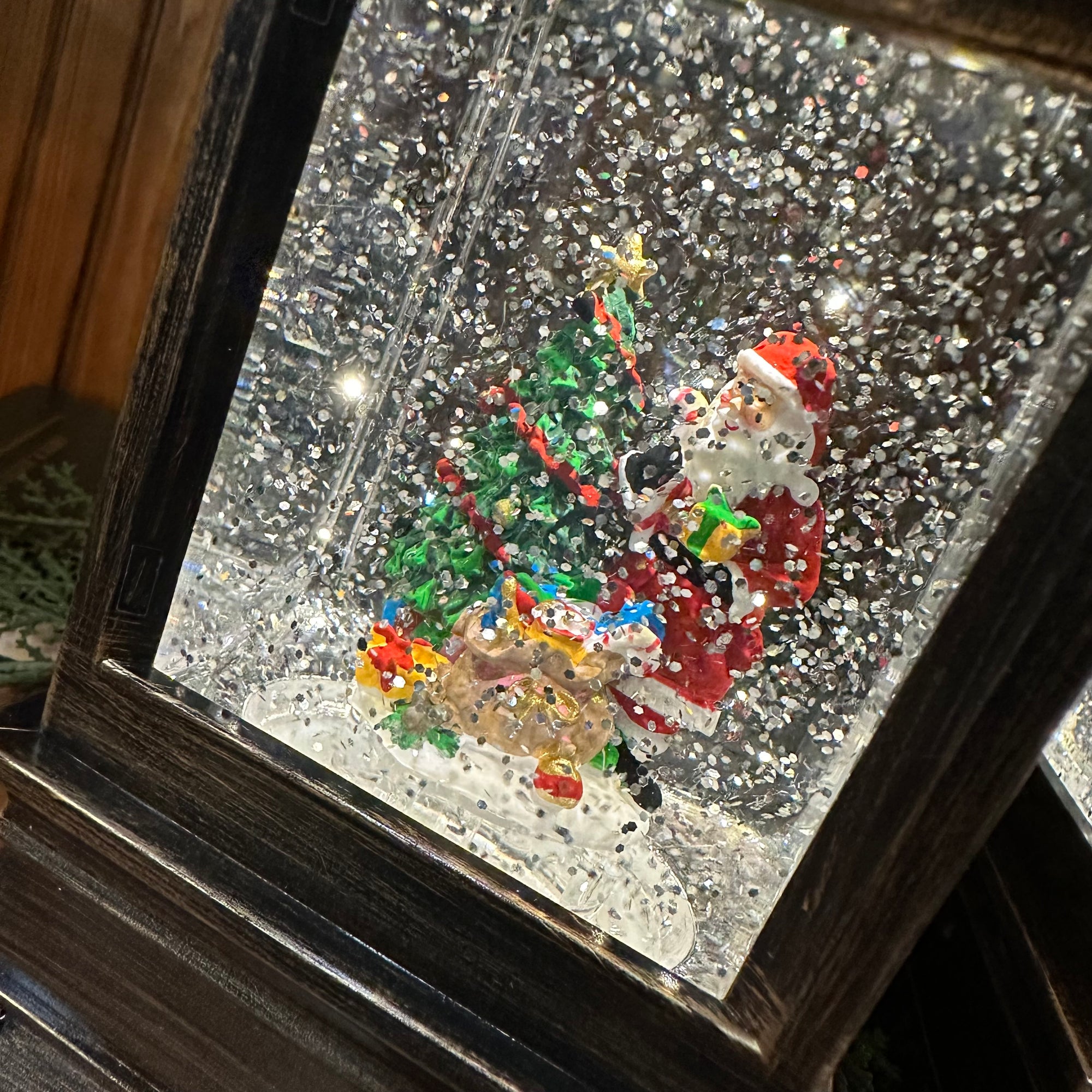 Holiday Spinning Snow Globe | Battery Operated