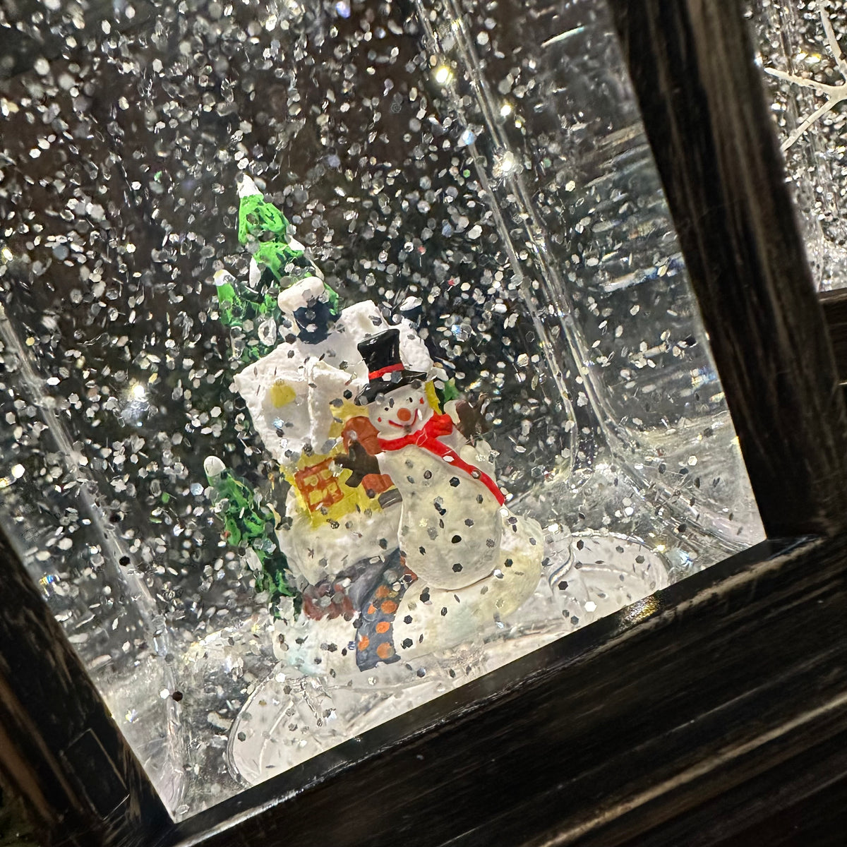 Holiday Spinning Snow Globe | Battery Operated