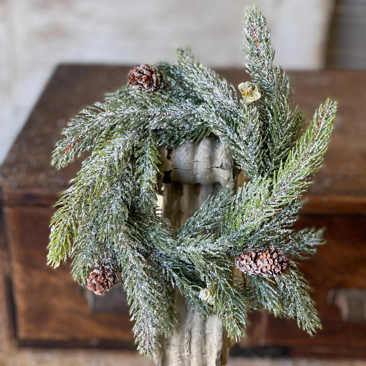 Frosted White Spruce Ring | 9&quot;