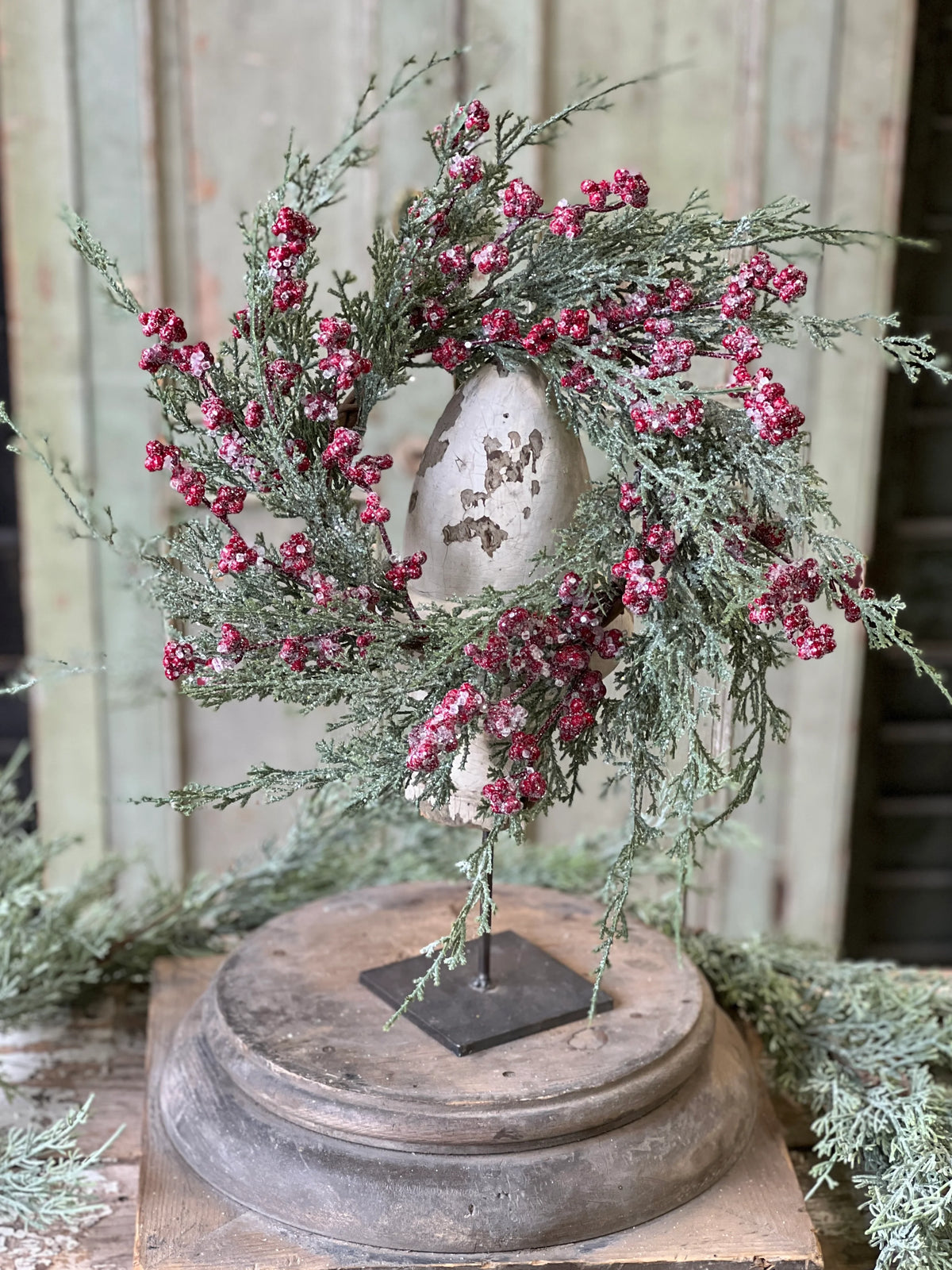 Icy Red Berry &amp; Cedar Ring | 18&quot;