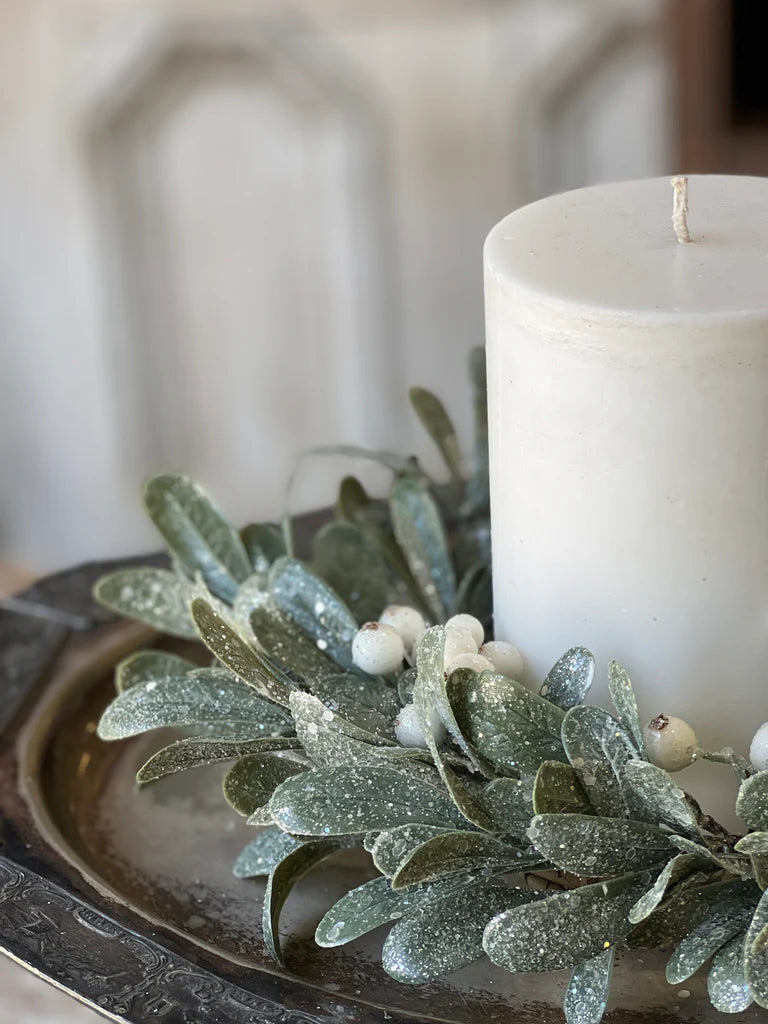 Ice Kissed Mistletoe Candle Ring | 10&quot;