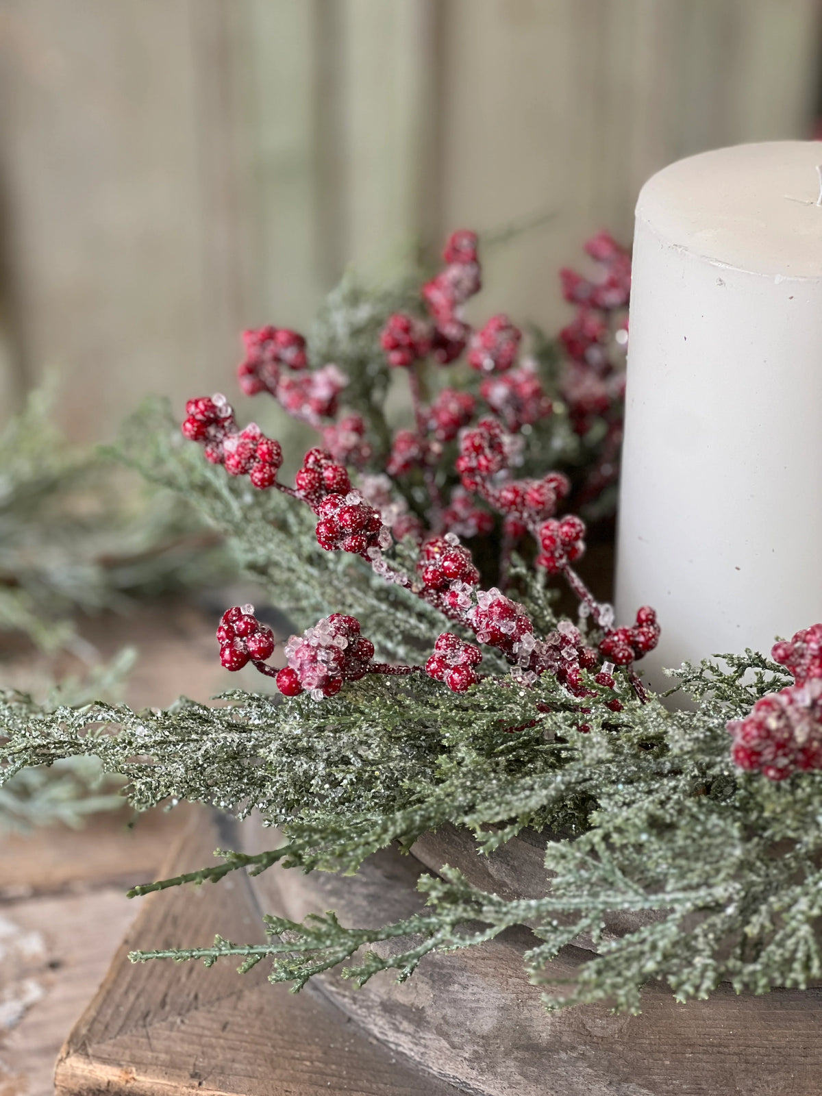 Icy Red Berry &amp; Cedar Ring | 18&quot;