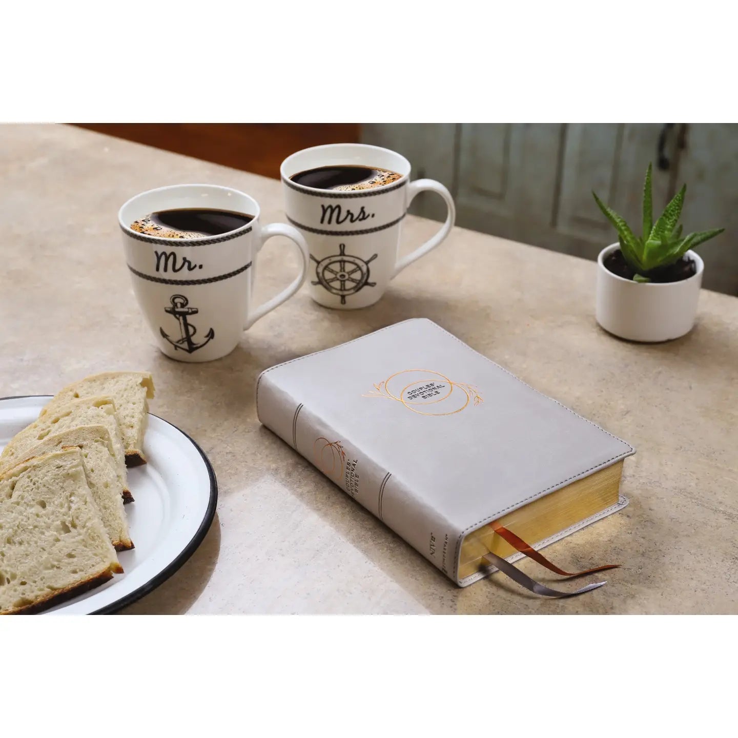 NIV Couples' Devotional Bible