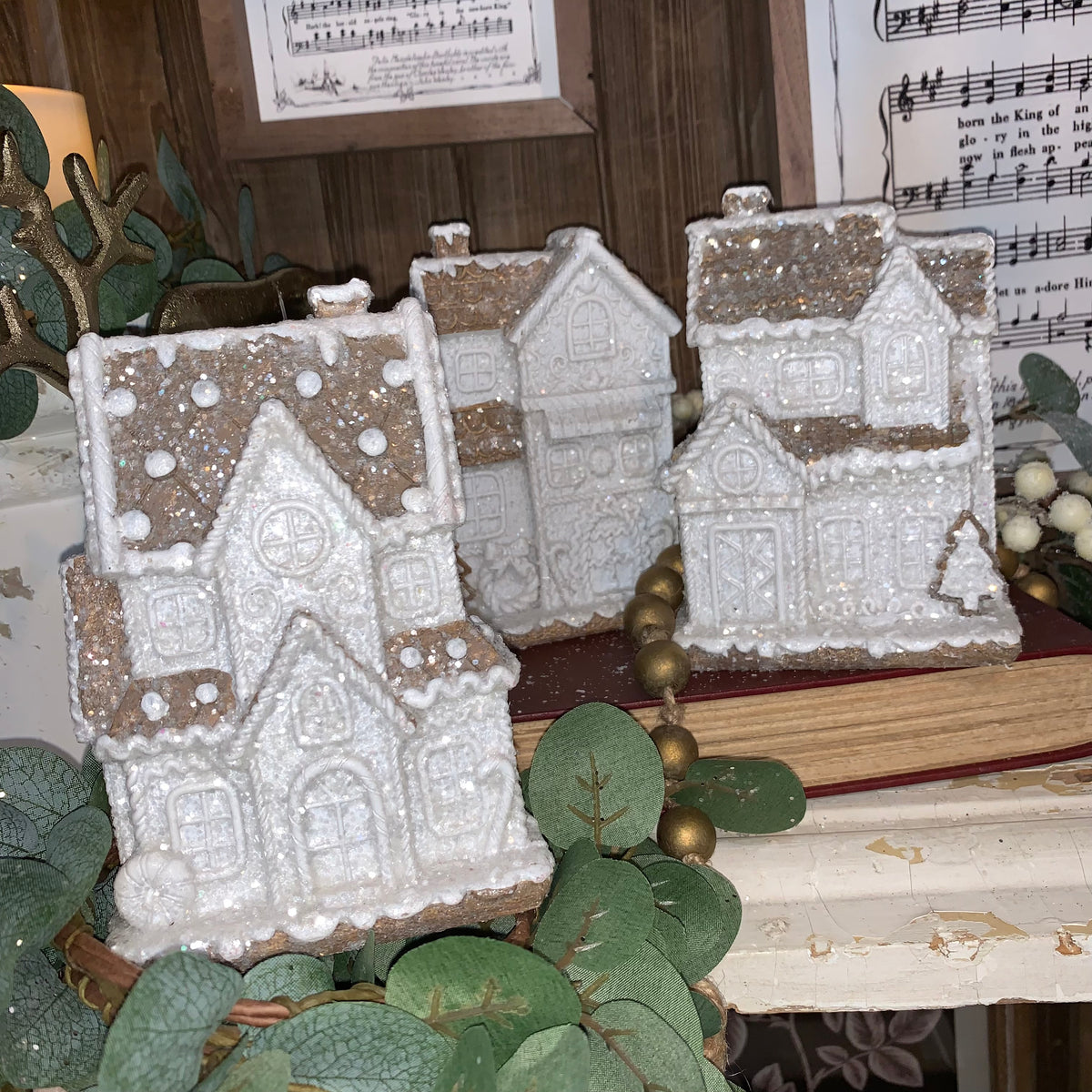 White Iced Gingerbread House | 5.5&quot;