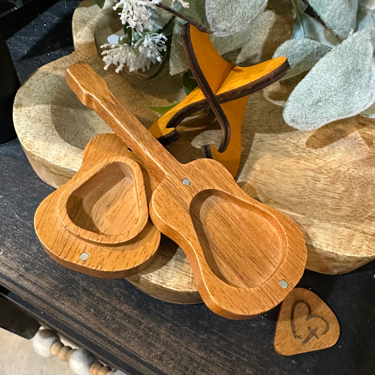 Guitar Pick Holder | Made to Worship | Wood Souvenir