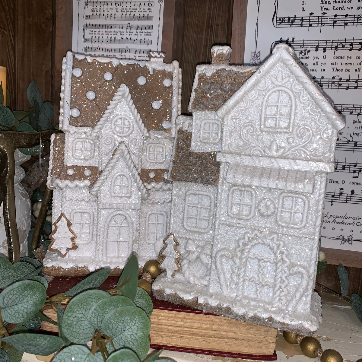 White Iced Gingerbread House | 8.25&quot;