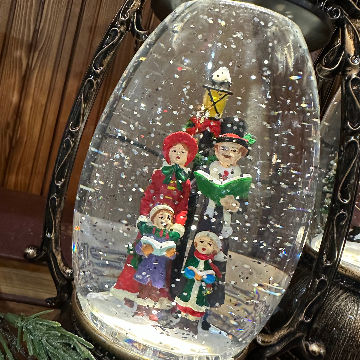 Holiday Scene Spinning Water Globe | Battery Operated