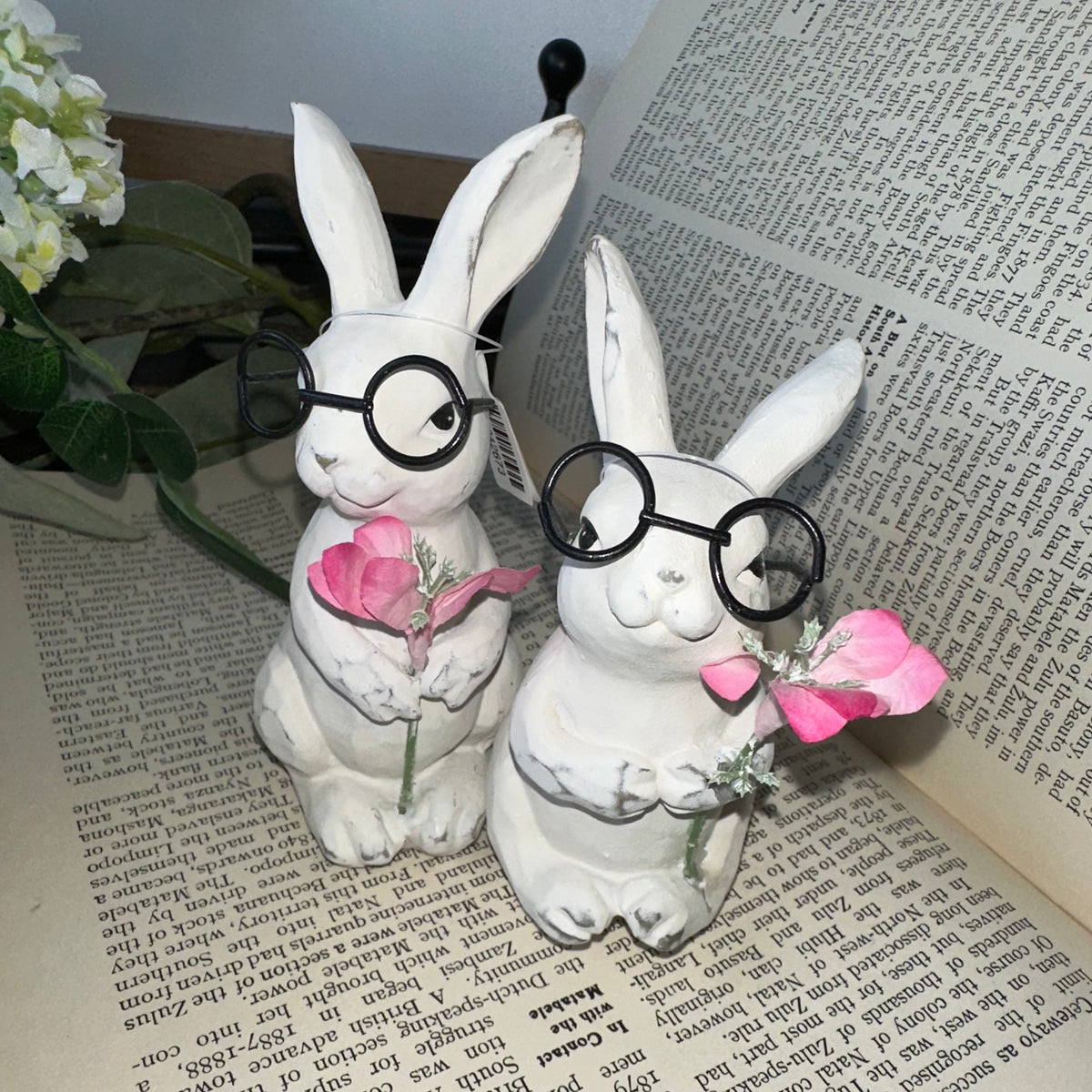 Bunny with Glasses &amp; Flower | 5&quot;