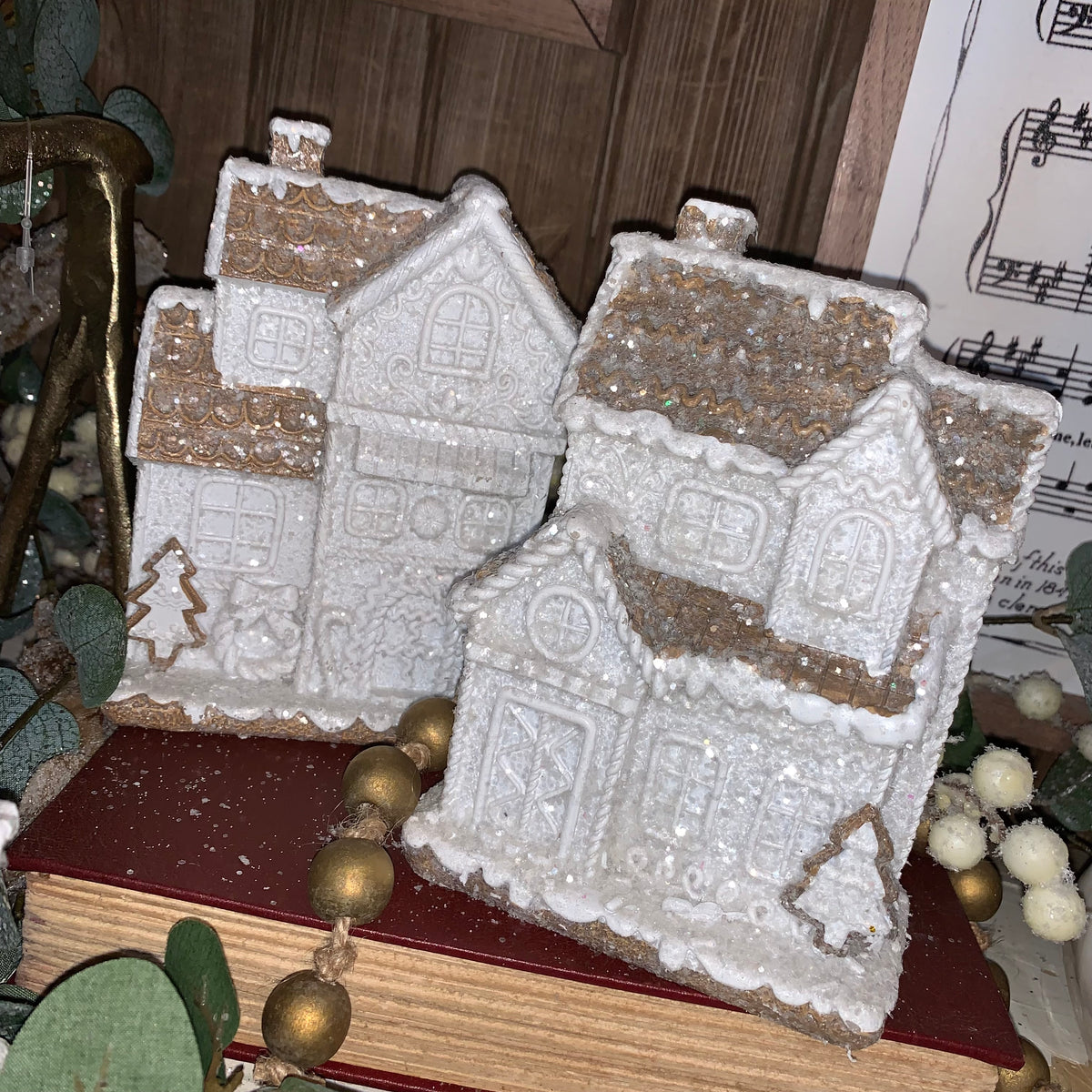 White Iced Gingerbread House | 5.5&quot;