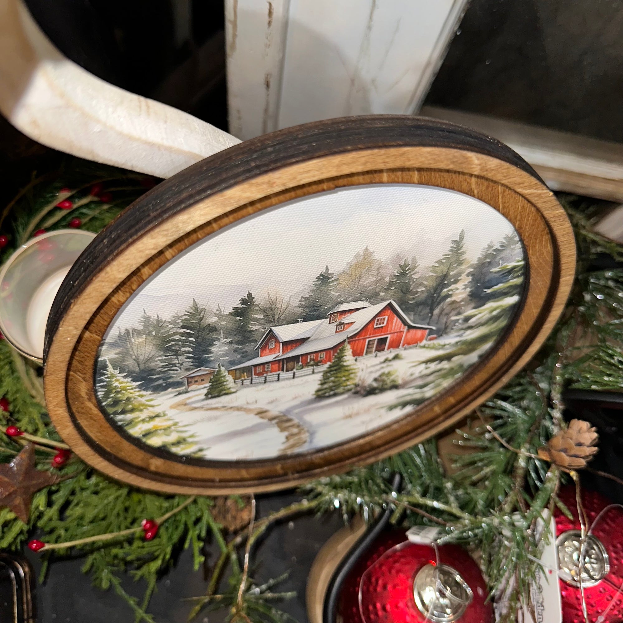 Winter Barn Scene | Round Art