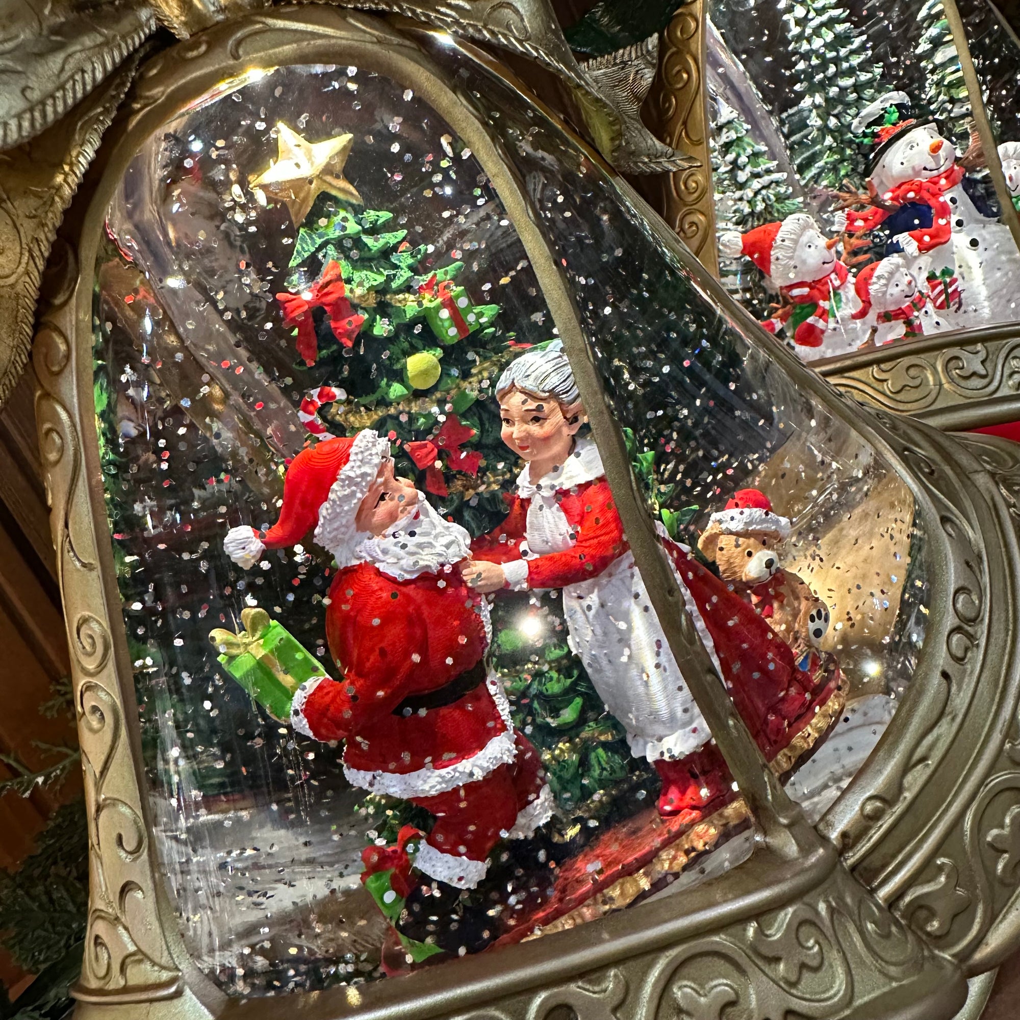 Spinning Snow Globe | Bells | Battery Operated