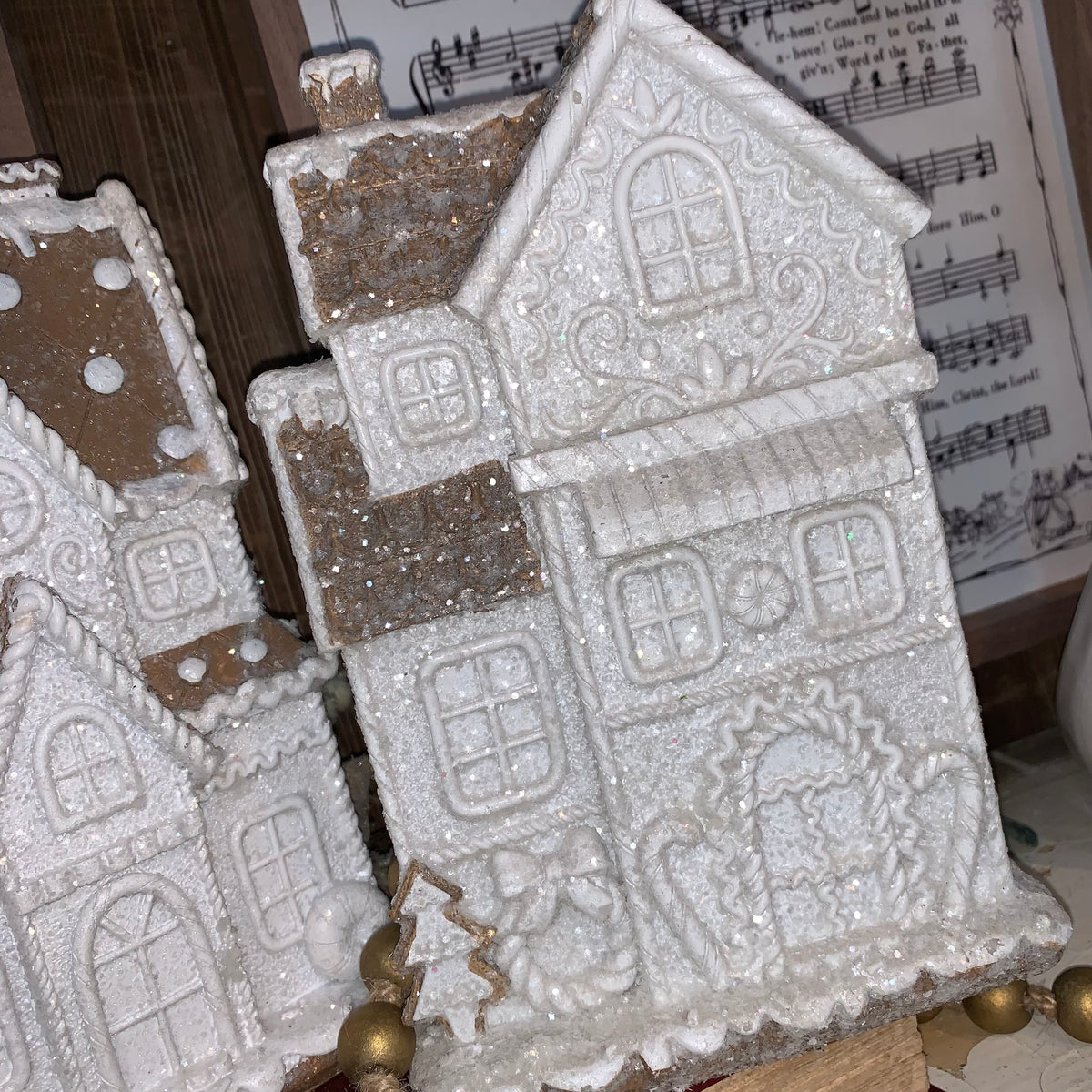 White Iced Gingerbread House | 8.25&quot;