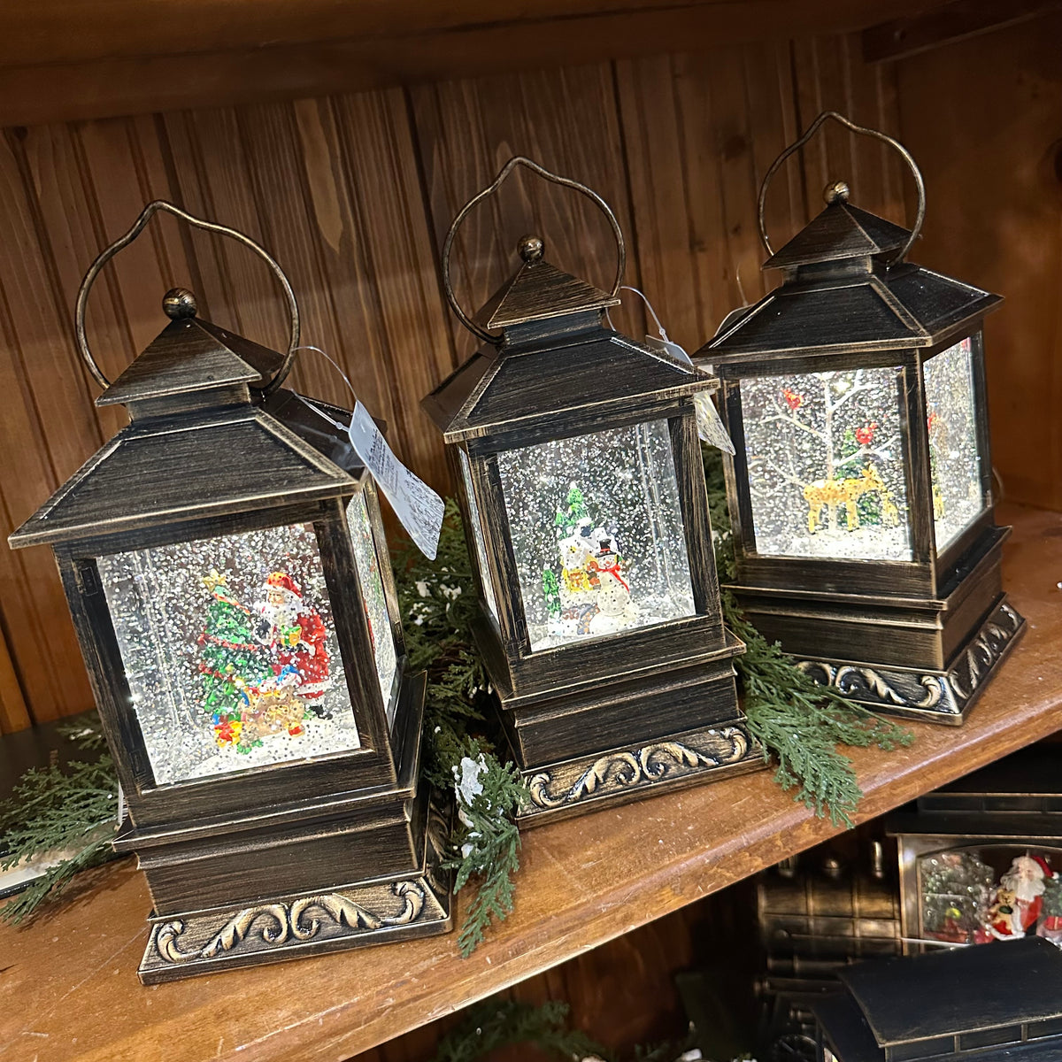 Holiday Spinning Snow Globe | Battery Operated