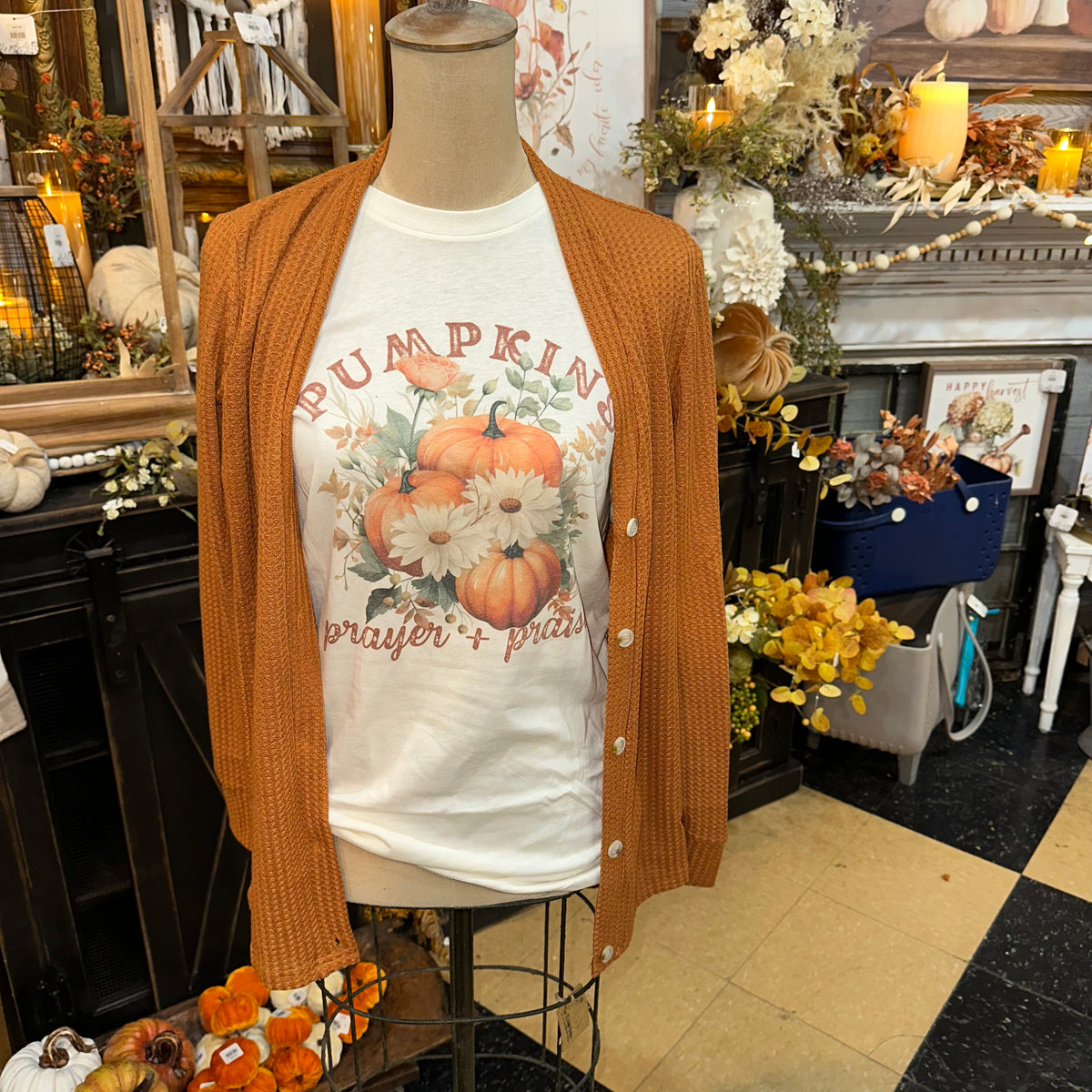 Pumpkins, Prayer &amp; Praise | Graphic Tee