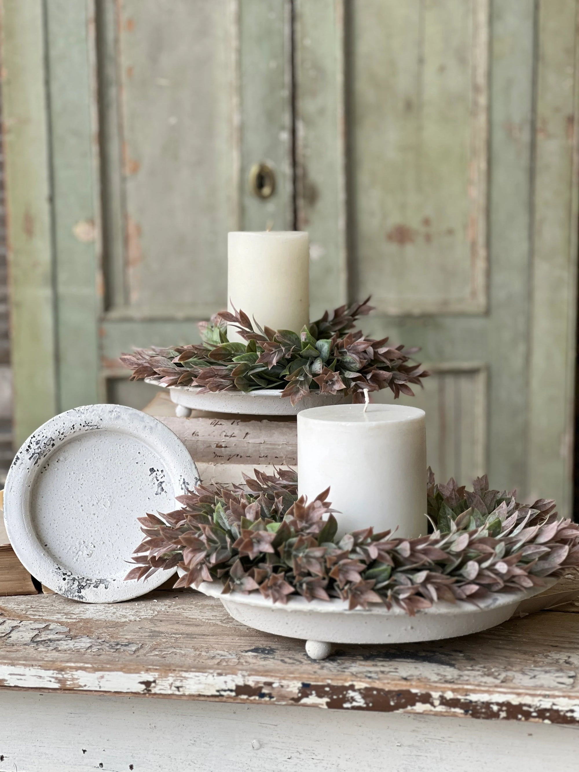 Distressed Metal Footed Tray | Farmhouse White