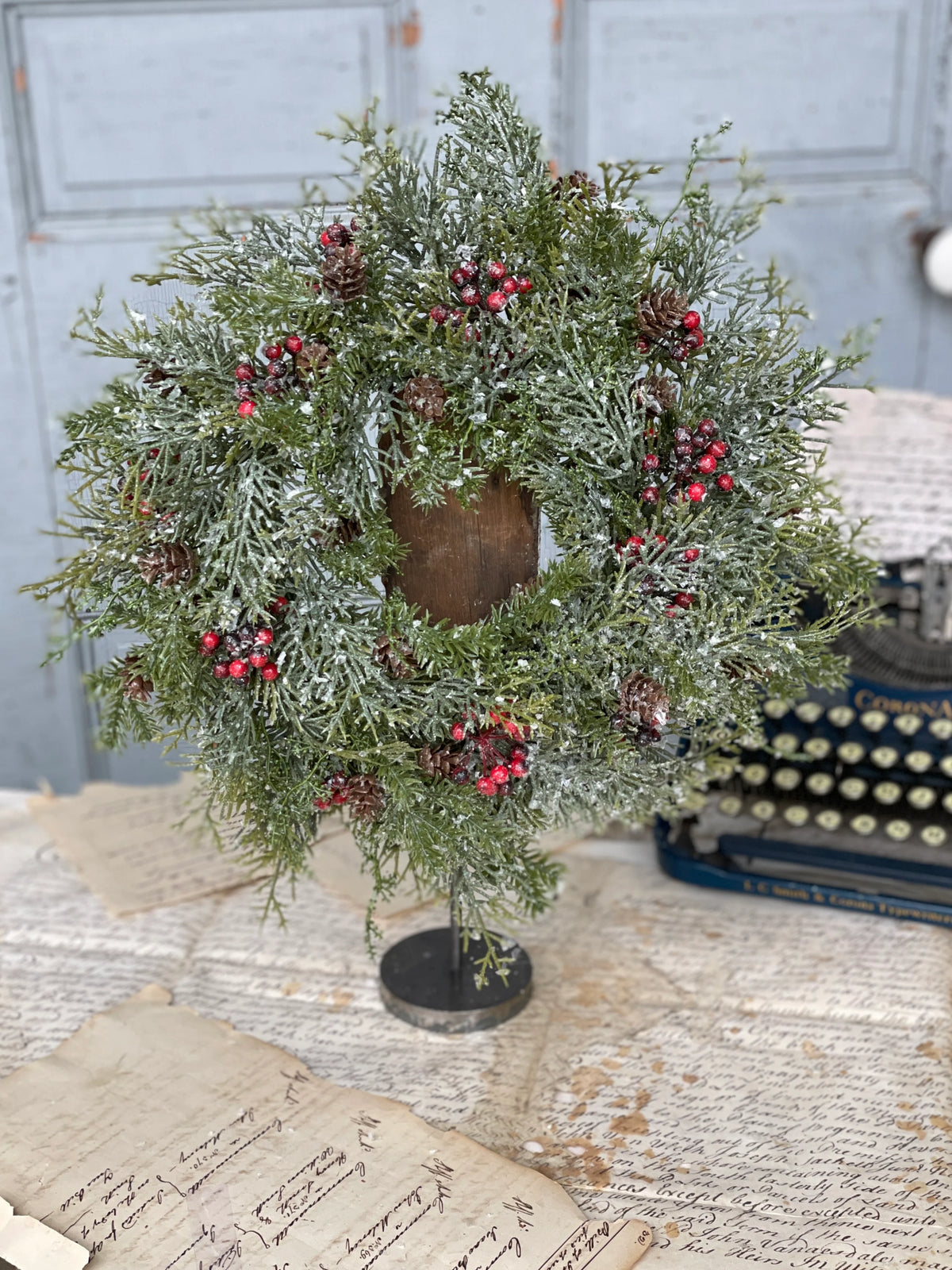 Frosted Berry Candle Ring | 14&quot;