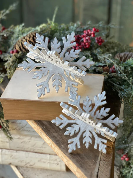 Snowflake Sitter | Wood