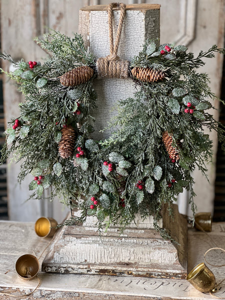 Holly Hill Cedar Hanging Wreath | 20"