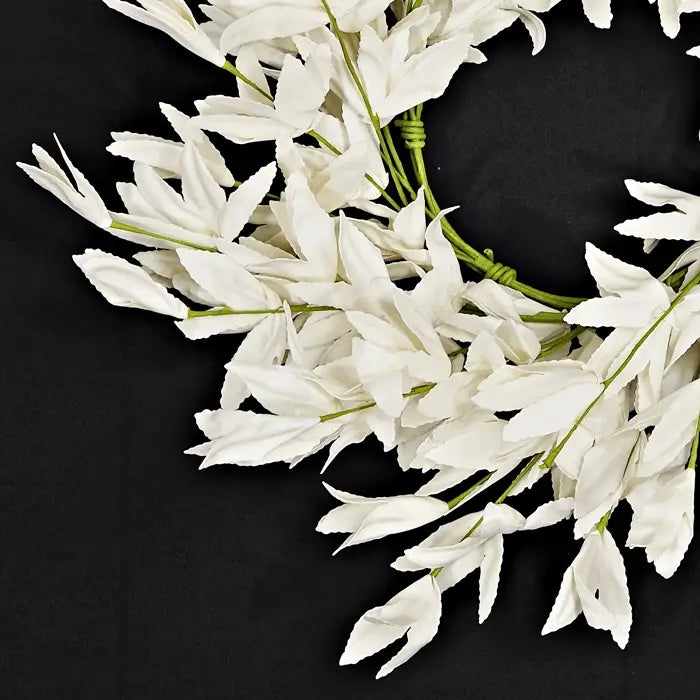 Leaves Ring | White | 18"