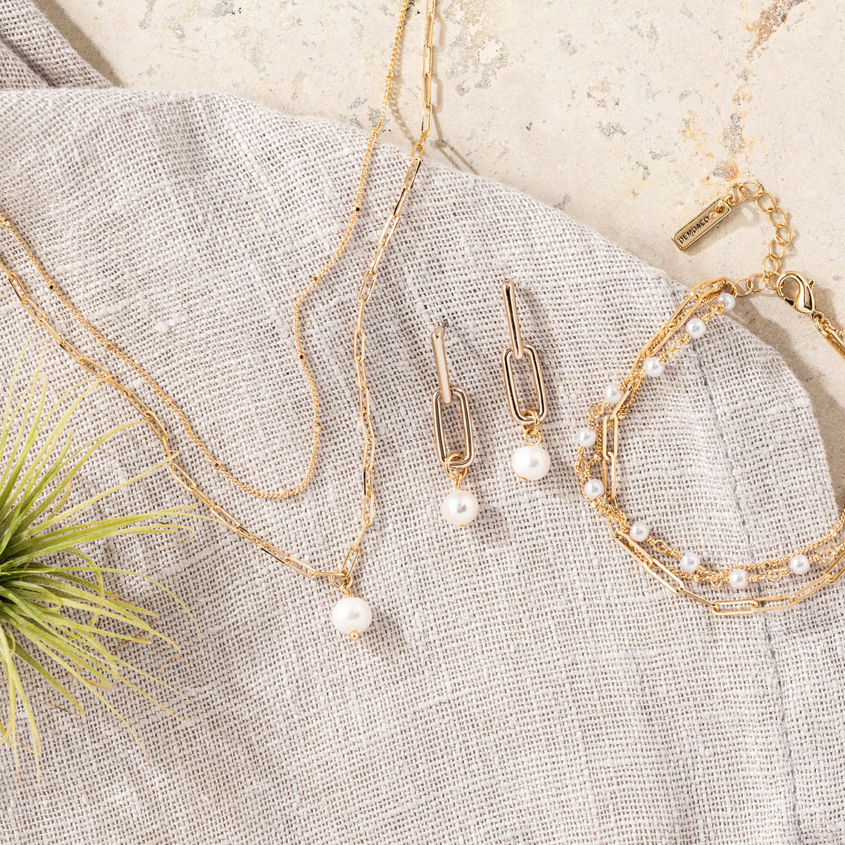 Pearls from Within | Necklace | Gold