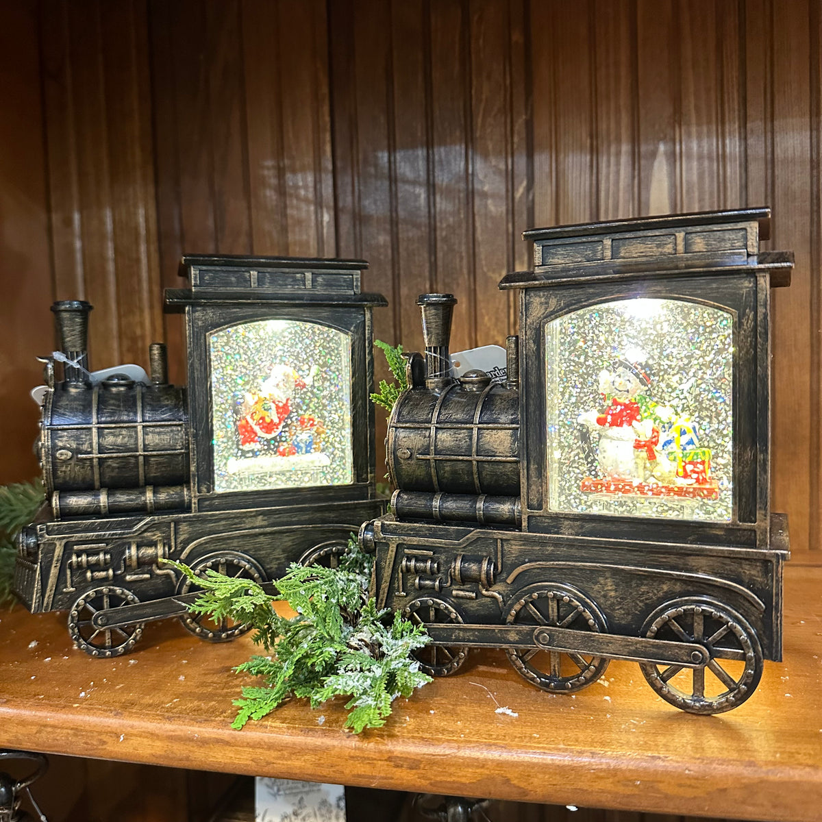 Train Spinning Water Globe | Battery Operated