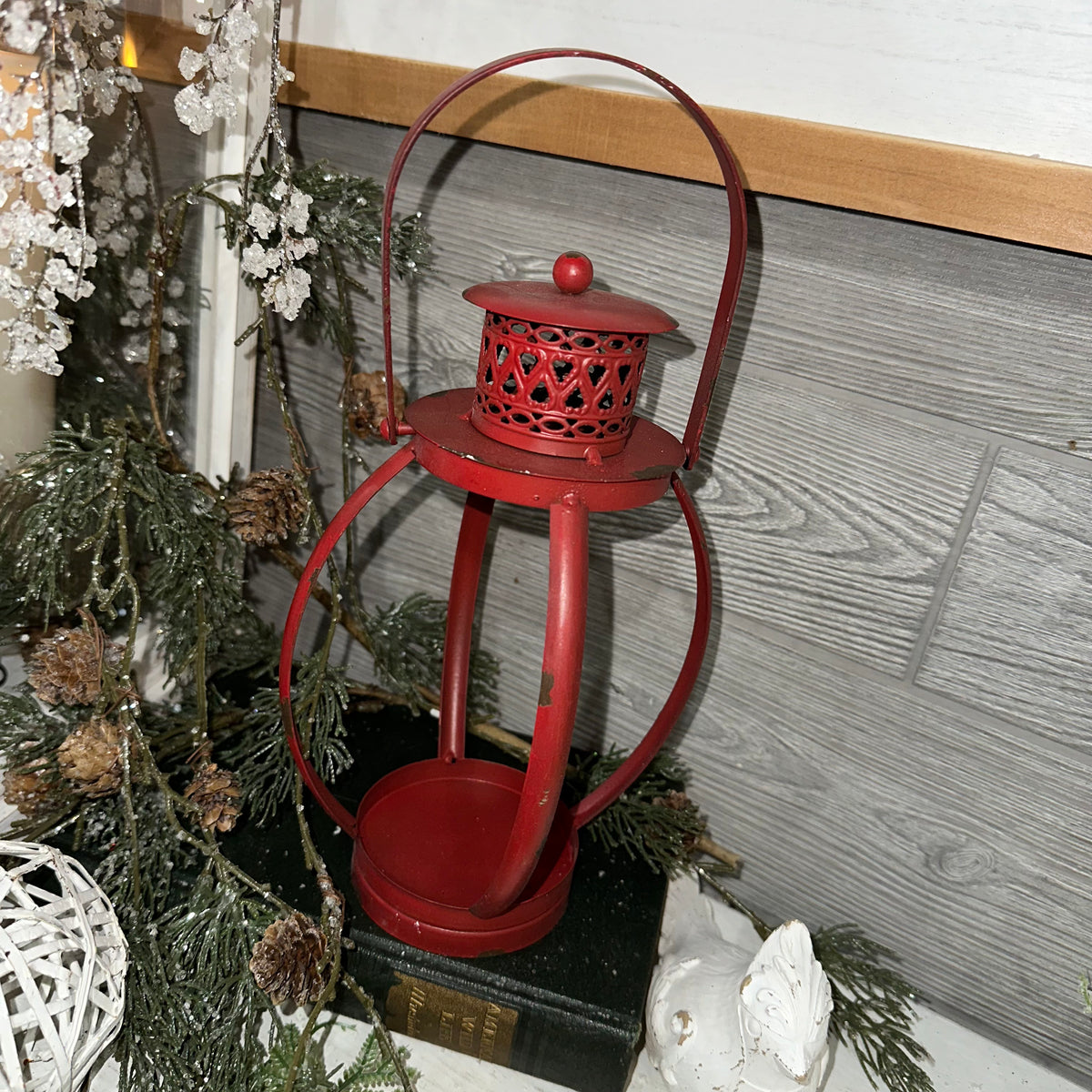 Lantern | Distressed Red